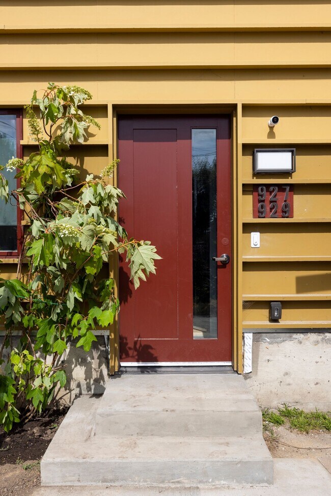 Building Photo - Bright Live-Work Studio with Deck & Tall Ceilings off Lowell Street in Oakland