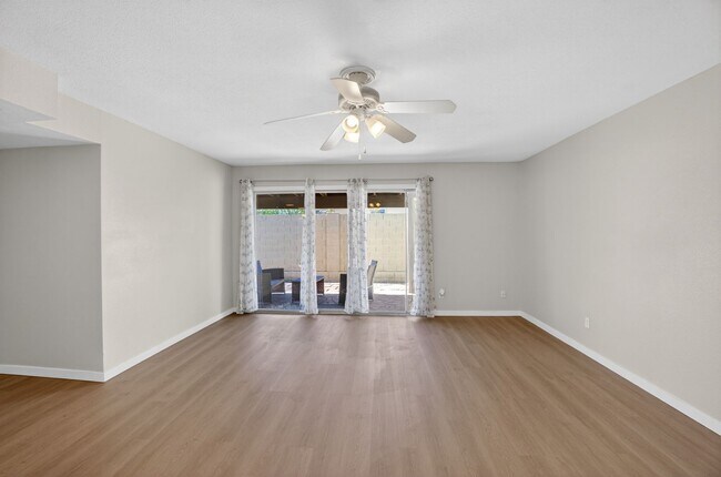 Building Photo - Modern Updated Tempe Townhome Near ASU & Downtown with Resort-Style Amenities