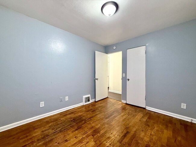 Building Photo - Three Bedroom Home in Muskegon