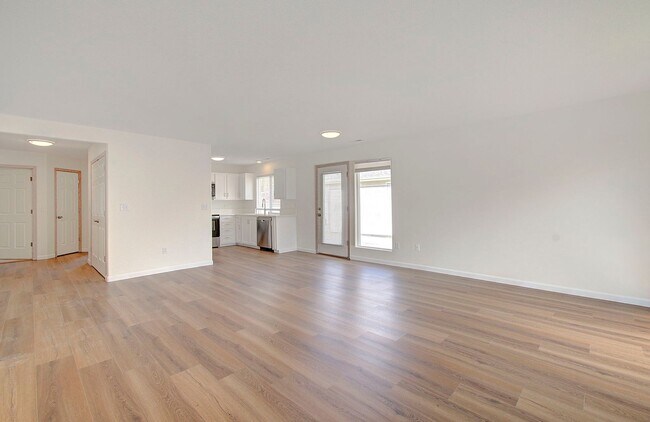 Building Photo - Beautiful Updated 2BR/2BA in 55+ Fisher Landing Community – Available Now!