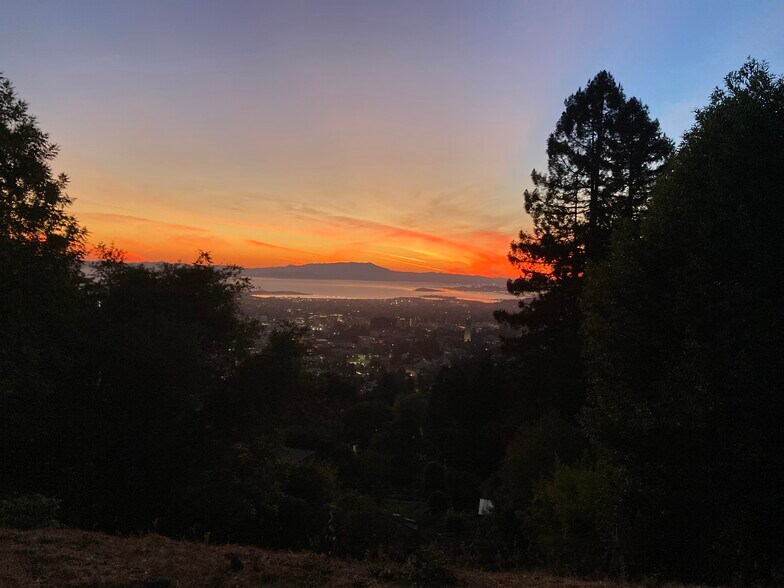 Building Photo - 365 Panoramic Way