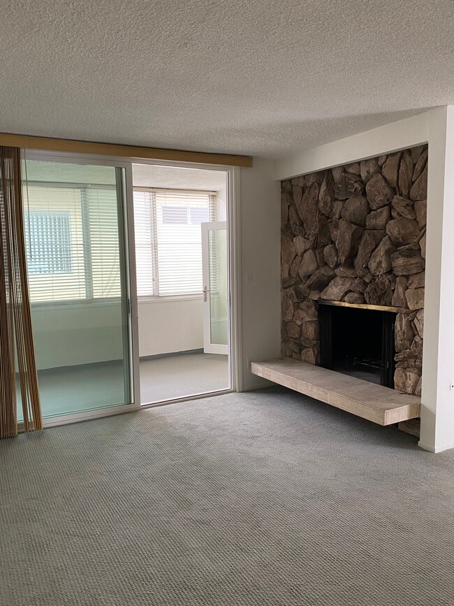 Fireplace / Living Room - 11983 Walnut Ln