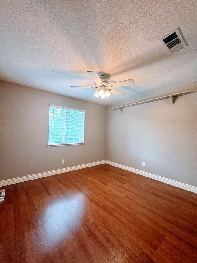 Building Photo - 477 Fisher Cir