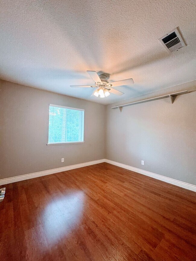 Building Photo - Spacious4bd home with Loft - Beautiful Folsom Neighborhood