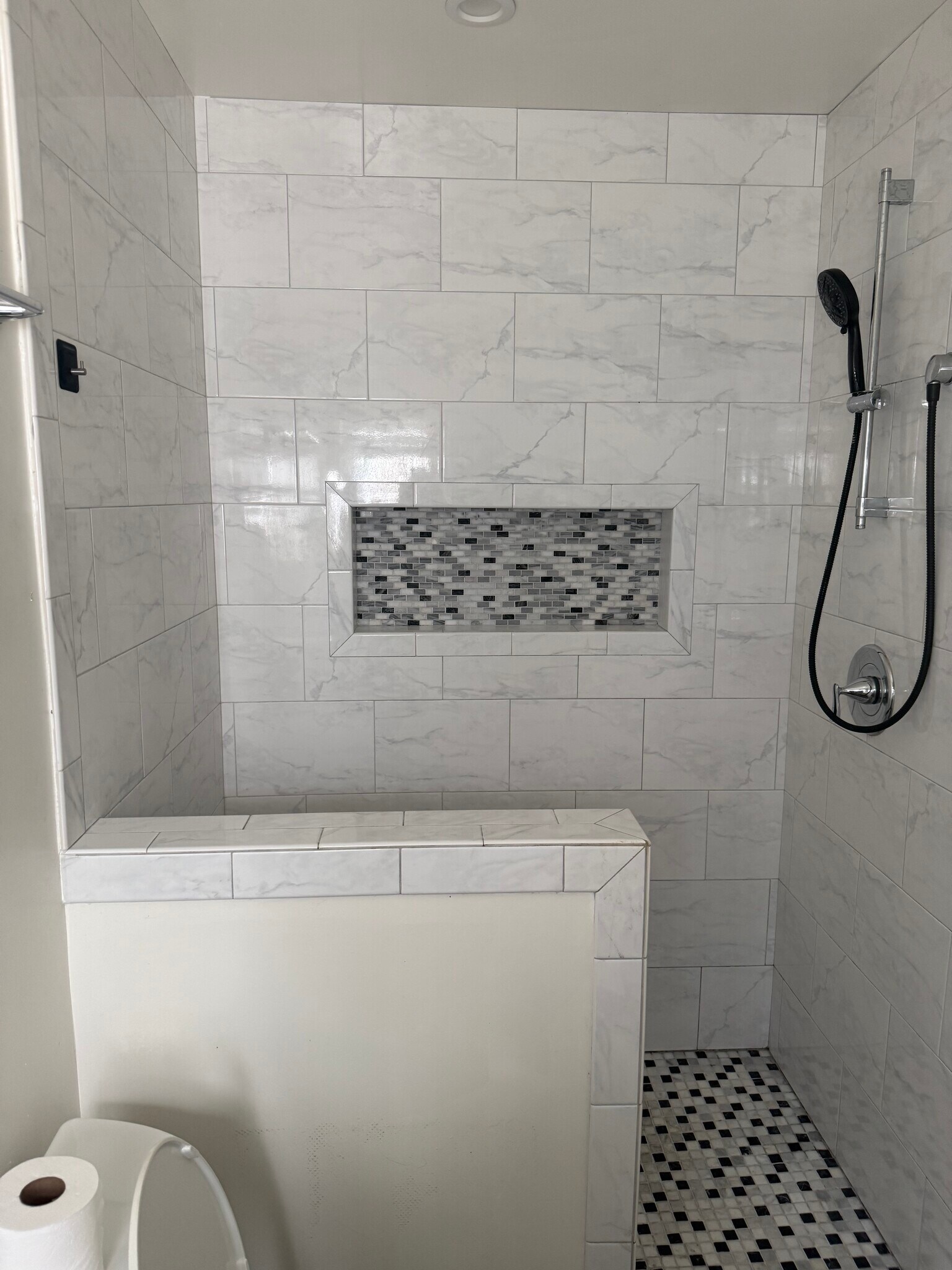 Building Photo - 1227 E 1st St