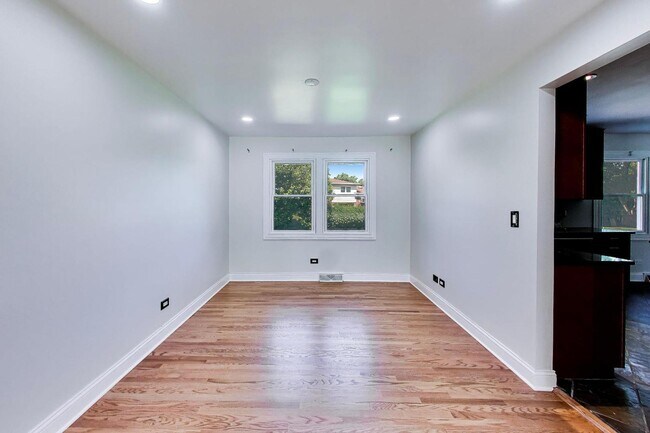 Building Photo - 1526 Carrol Ct