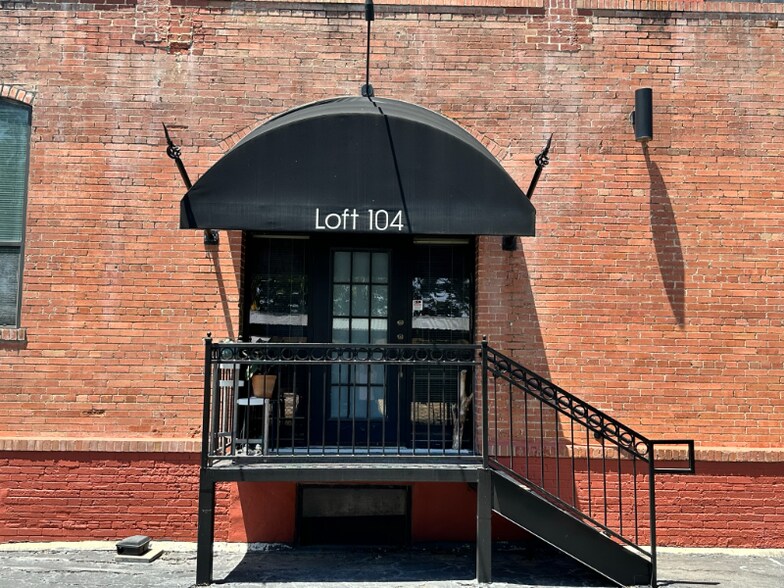 Building Photo - 710 S Medina St