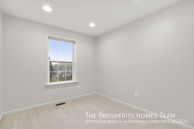 Building Photo - 7207 Barry Ln