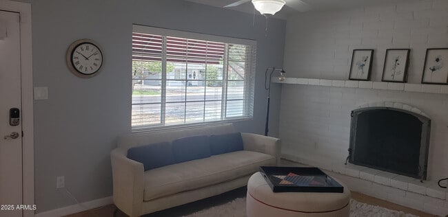 Building Photo - 4440 E Campbell Ave