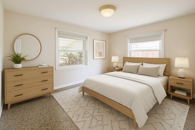 Building Photo - 904 SE 13th St