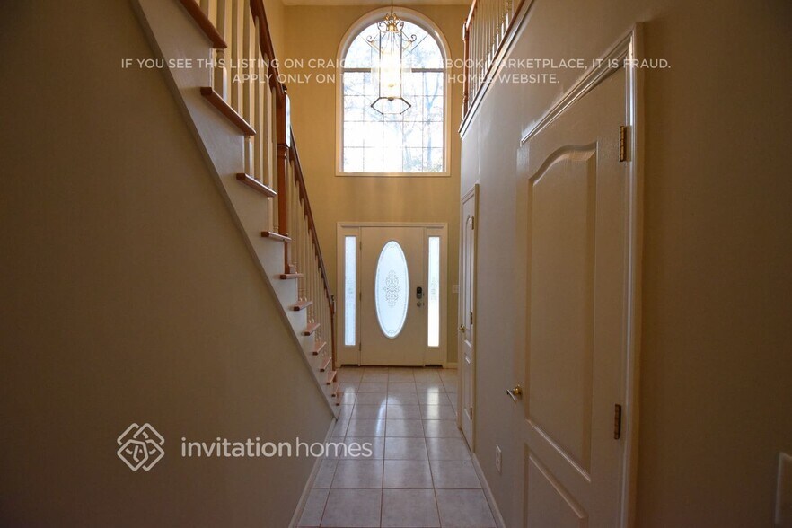 Building Photo - 156 Wyckliffe Dr