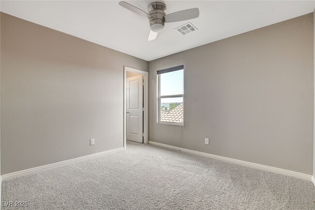 Building Photo - 6237 Fallsview Ct