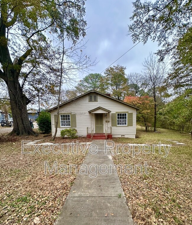 Primary Photo - 401 Lexington St