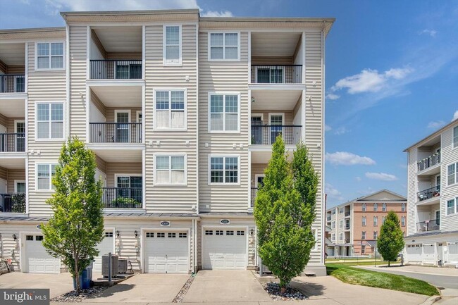 Building Photo - 43101 Thoroughfare Gap Terrace