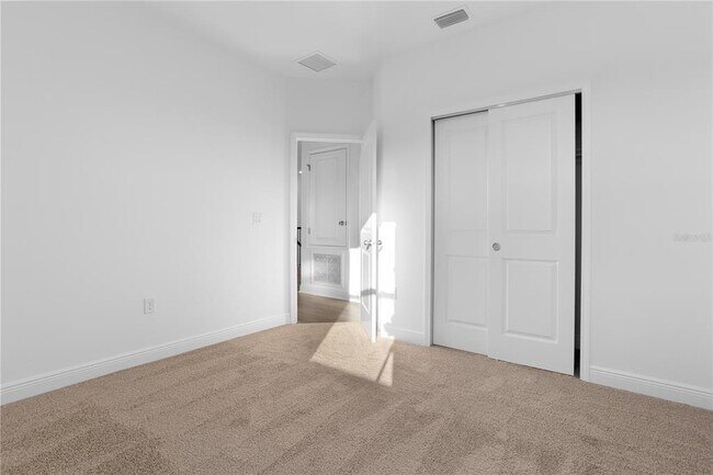 Building Photo - 1940 Sunshine Peak Dr