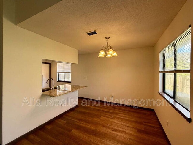 Building Photo - 4655 Trevi Dr