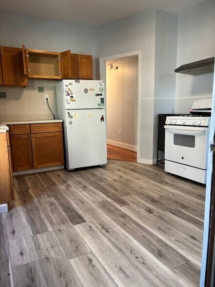 Building Photo - 212 Boylston St