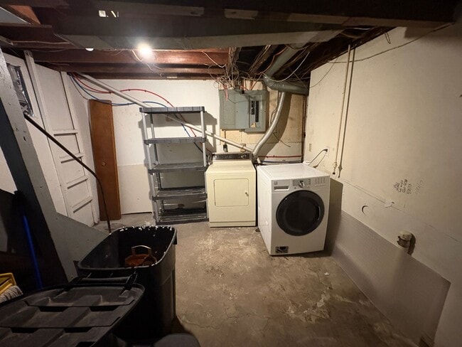 Building Photo - 2274 Orchard St