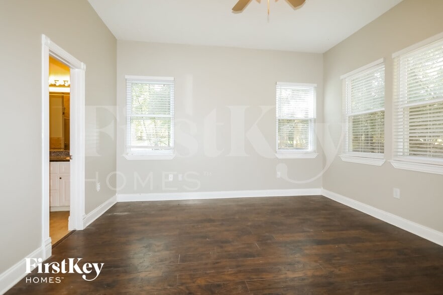 Building Photo - 11730 Twain Dr