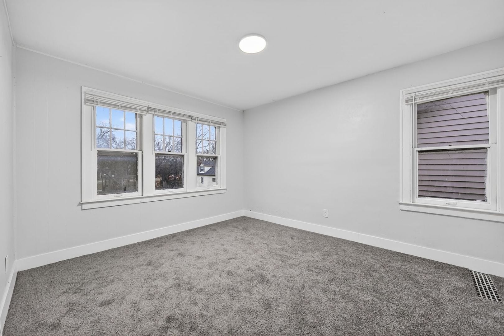 Building Photo - 16189 San Juan Dr