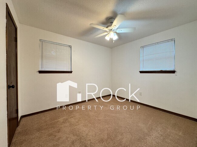 Building Photo - 3Bed/1Bath Home in Moore with Covered Fron...