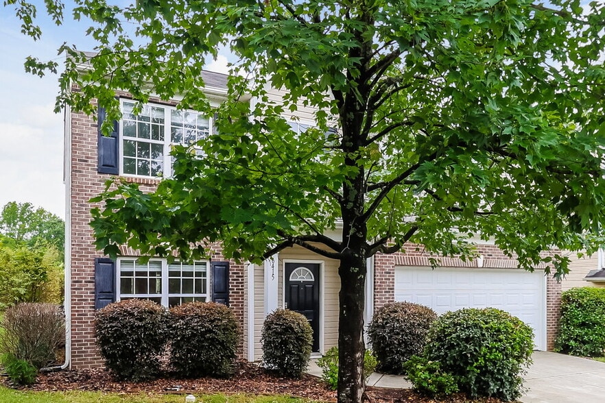 Building Photo - 6415 Glenolden Dr