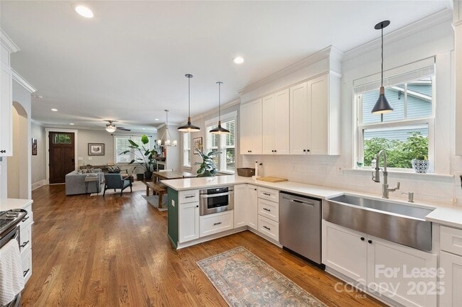 Building Photo - 126 N Smallwood Pl