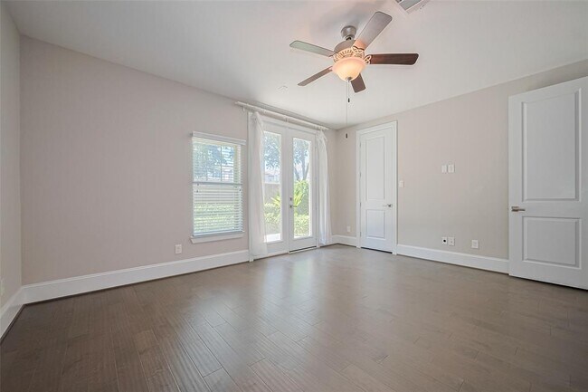 Building Photo - 11007 Acorn Falls Dr