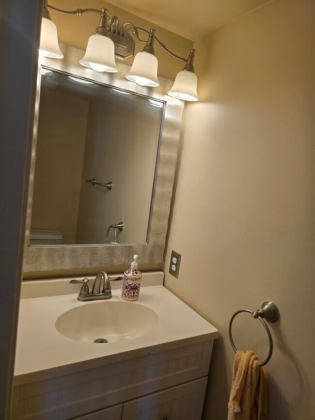 Building Photo - 40 Eagles Landing
