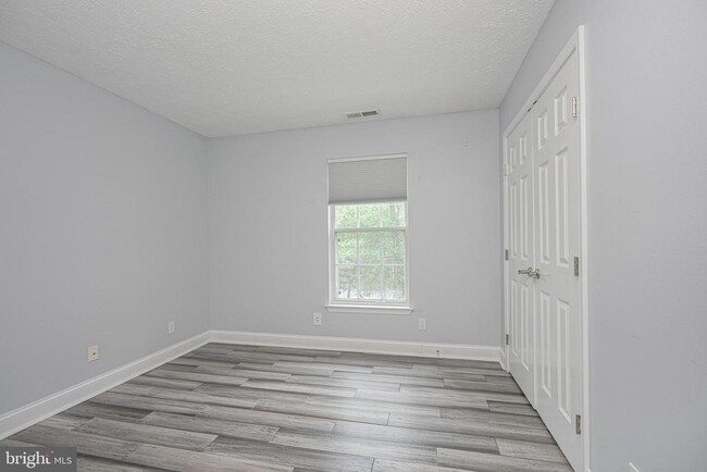 Building Photo - 84 Eldon Way