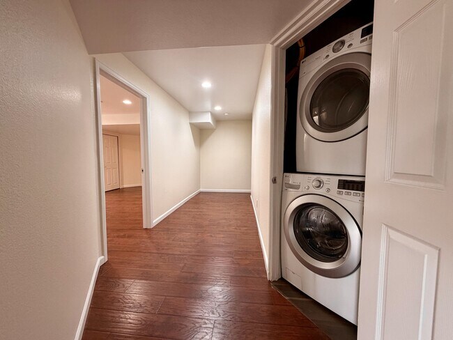 Building Photo - 653 Millet Cir
