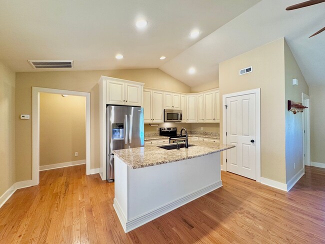 Building Photo - The Home You’ve Been Searching For!
