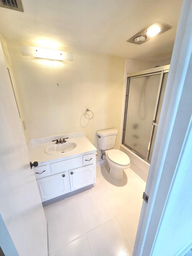Building Photo - 1731 Presidential Way
