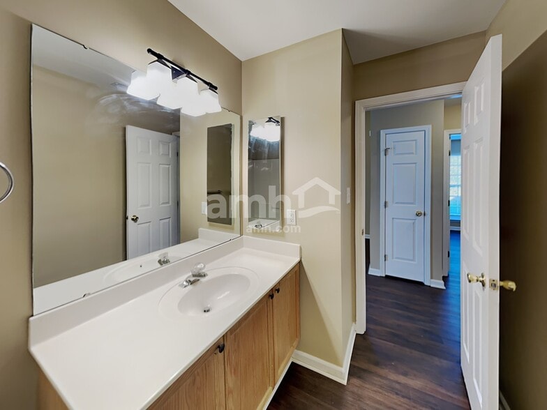 Building Photo - 13309 Salvo Dr