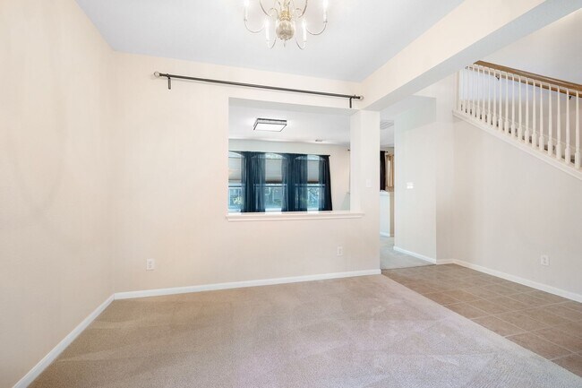 Building Photo - 1726 Rosenborough Ln S