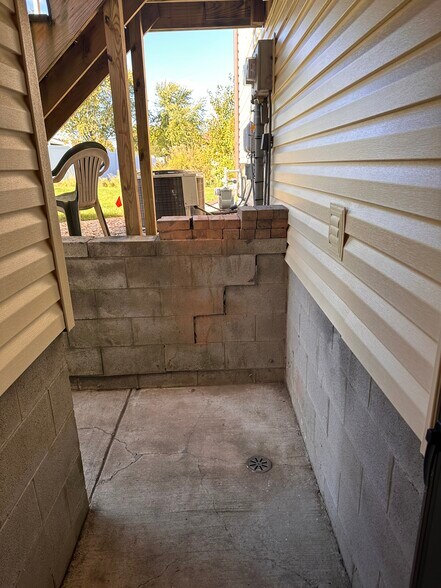 Building Photo - 3950 W 76th Ln
