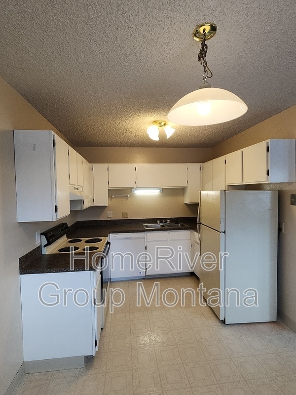 Building Photo - 913 Pattee Creek Dr