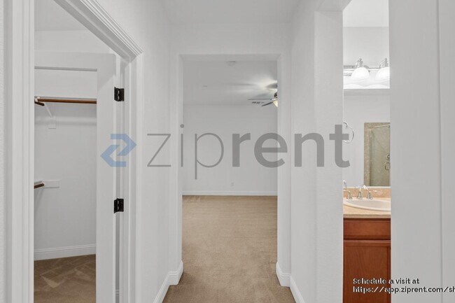 Building Photo - 1271 S Central Pkwy