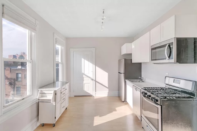 Building Photo - 5815 Ellsworth Ave