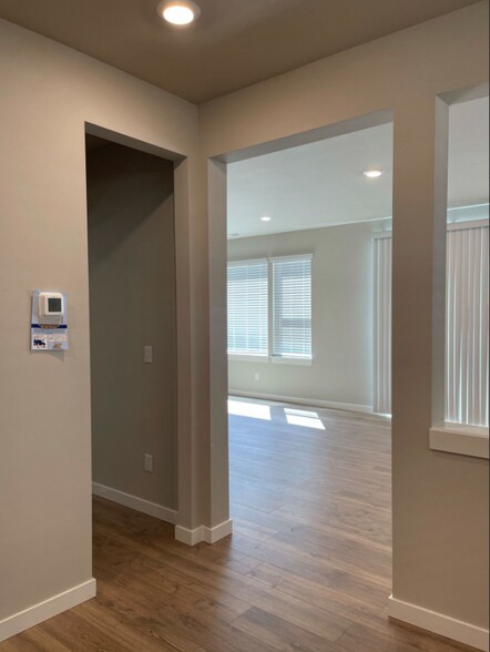 Building Photo - 15372 200th Ave E