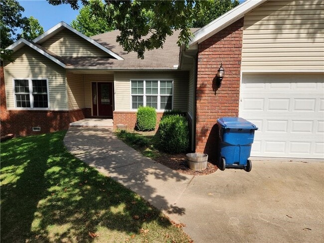 Building Photo - 4 Upwell Ln