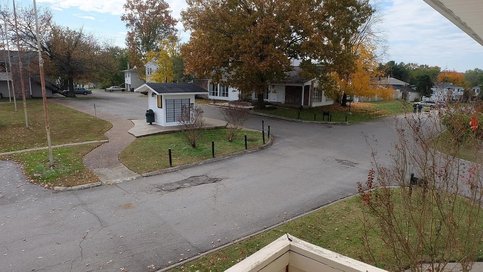 neighborhood - 810 Bellevue Rd