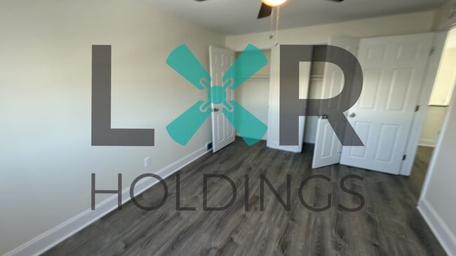 Building Photo - 318 White Ave