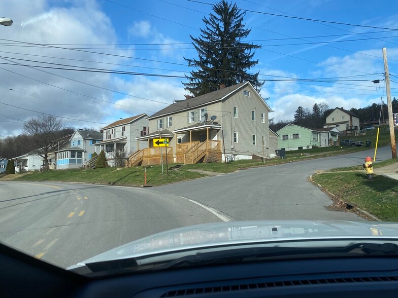 Building Photo - 340 N Park St