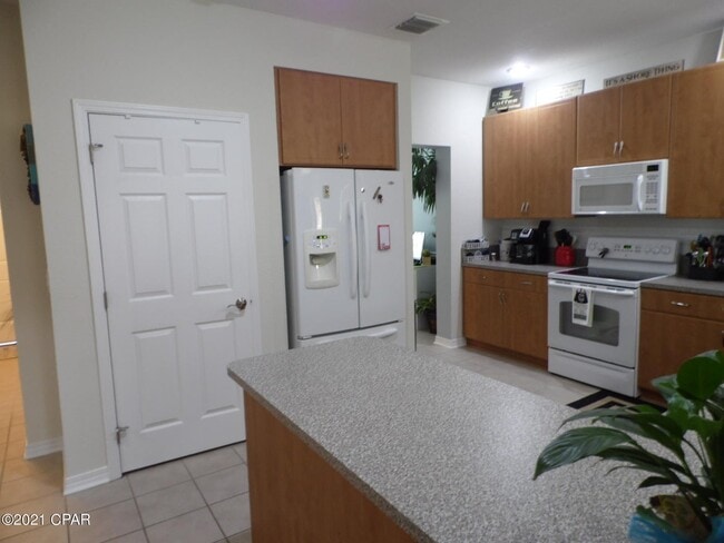 Building Photo - 103 Kensington Cir