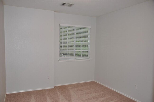 Building Photo - 1118 Pine Portage Loop