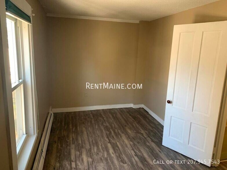 Building Photo - 15 Elm St