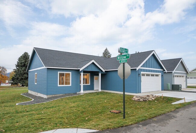 Primary Photo - 3BR / 2BA New Construction Low Maintenance...