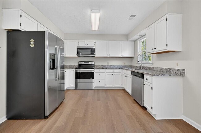 Building Photo - 12110 Greenmont Walk