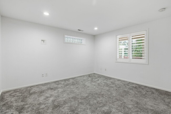 Building Photo - Charming Home in the Heart of Gig Harbor